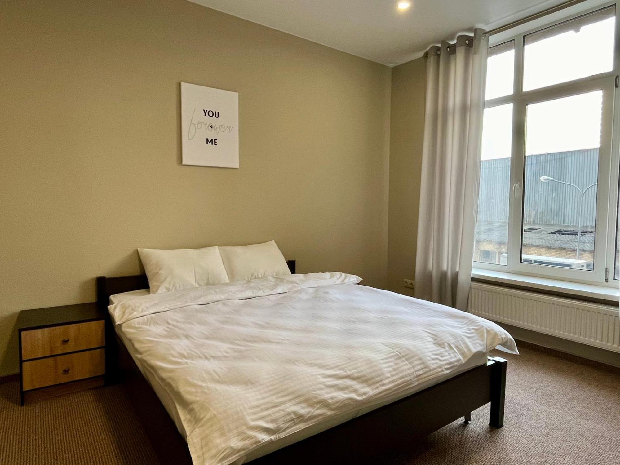 4Room Hostel Kiev Bagian luar foto