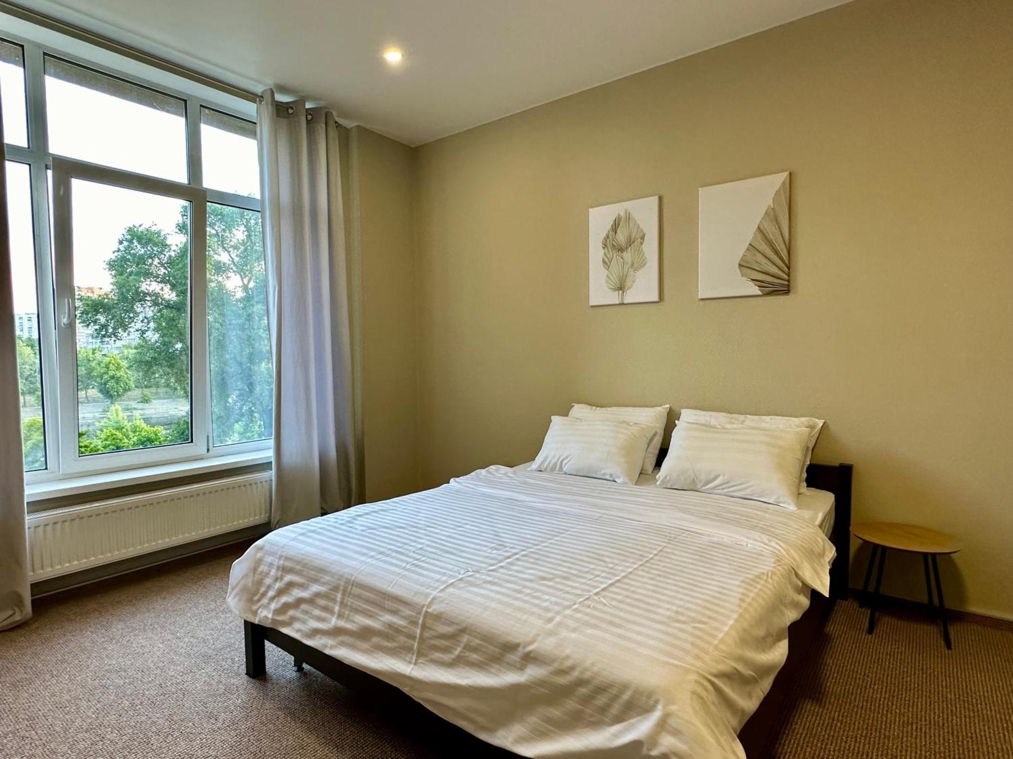 4Room Hostel Kiev Bagian luar foto