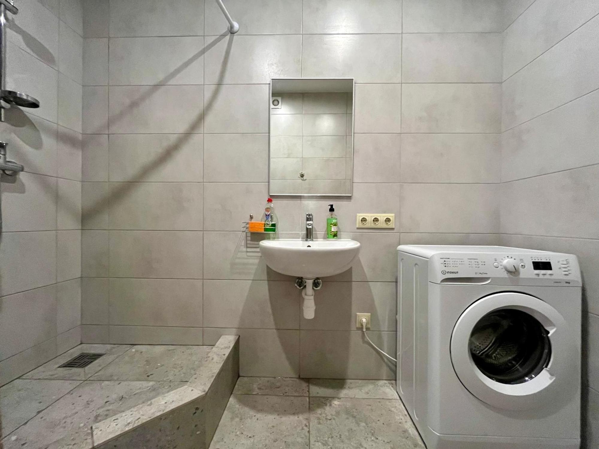 4Room Hostel Kiev Bagian luar foto